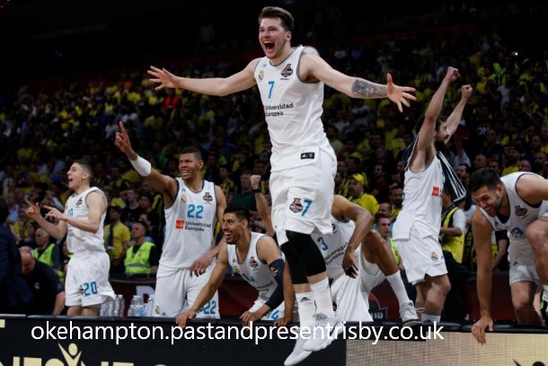 Fans Tottenham Hotspur Desak